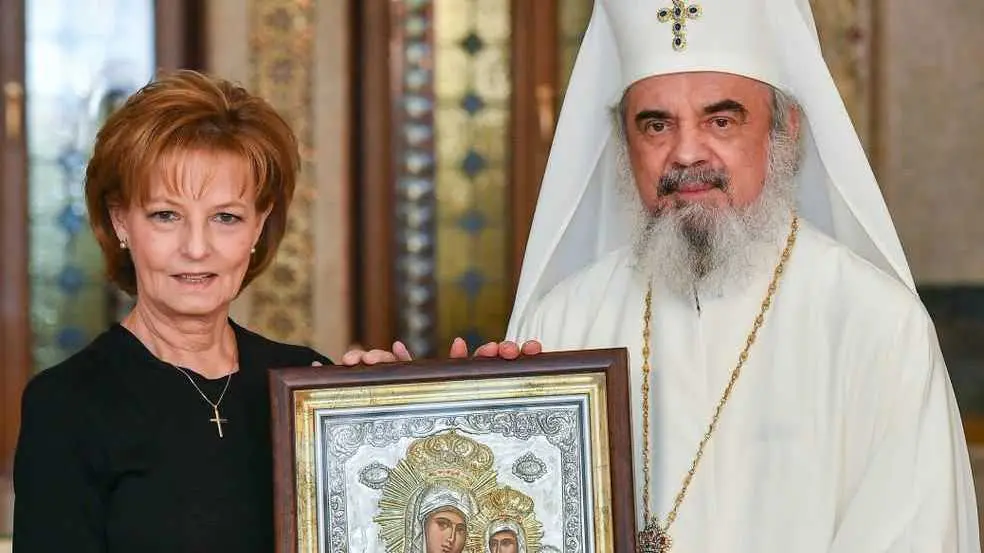 Patriarhul Daniel: Ziua Regalității este un prilej de a mulţumi pentru faptele luminoase din istoria Casei Regale a României