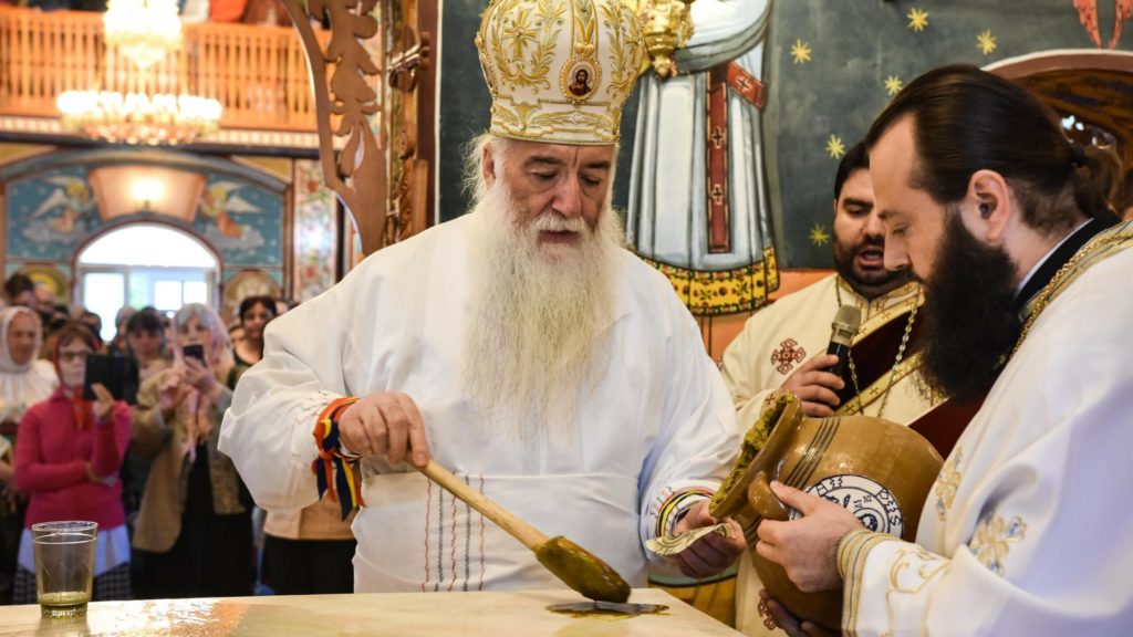 Episcopul Severinului și Strehaiei a fost desemnat cetățean de onoare al comunei natale