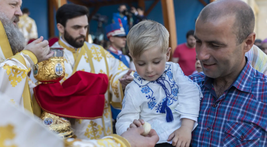 “In the family, the child understands the mystery of God’s love”: Patriarch Daniel’s message for the Sunday of Parents and Children