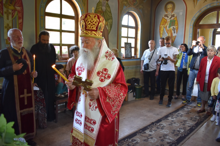 Храмов празник и Архиерейска св. Литургия в местността „Таушаница“ до с. Мирково