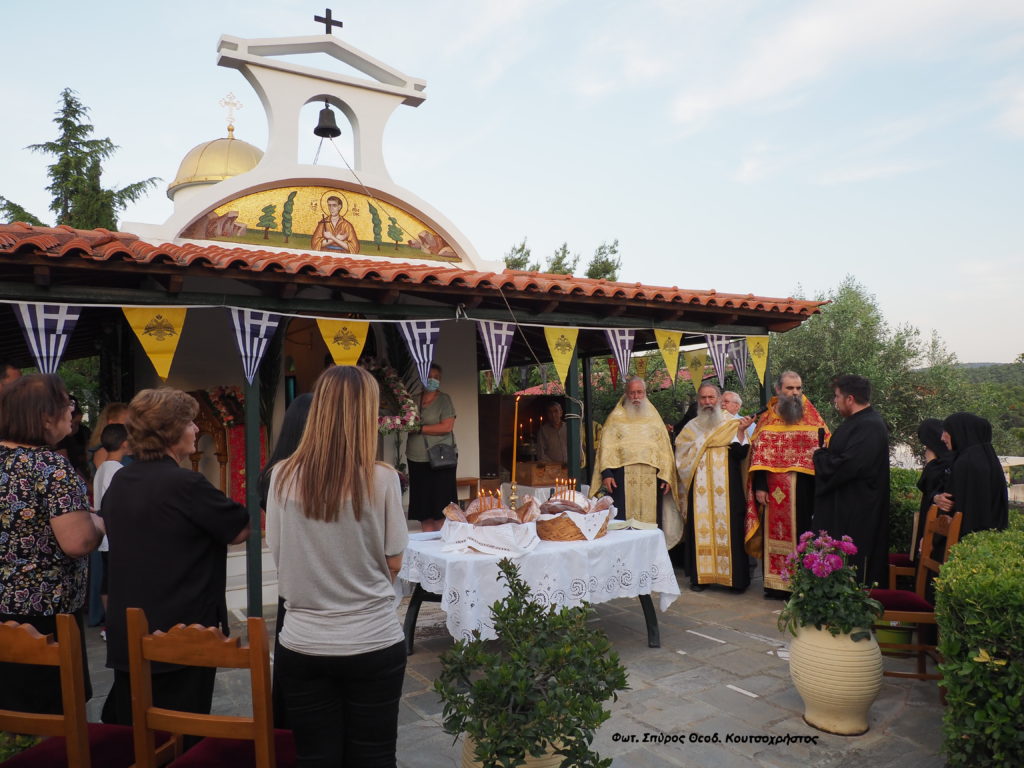 Σήμερα και αύριο η Ιερά Μονή Αγίων Νηπίων Οινόης πανηγυρίζει τον Όσιο Ιωάννη τον Ρώσσο