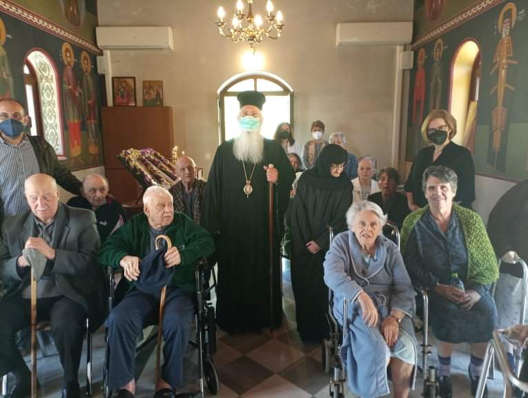 Κοντά στους τρόφιμους του Θεραπευτηρίου Χρόνιων Παθήσεων ο Μητροπολίτης Θηβών