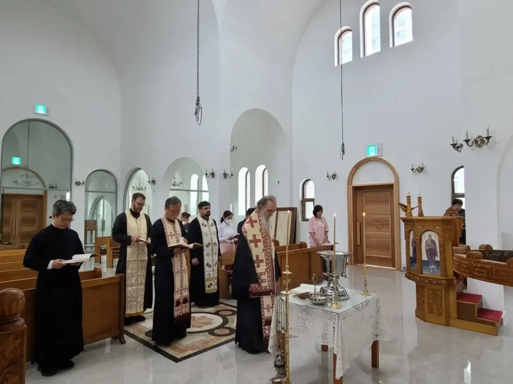 Ξεκίνησε τη λειτουργία του ο νέος ναός Κοιμήσεως της Θεοτόκου στο Jeon