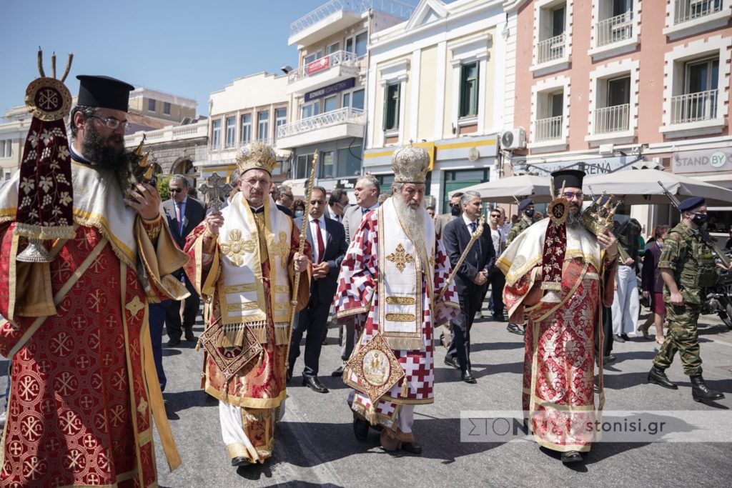 ΜΥΤΙΛΗΝΗ: Λιτάνευσαν το Ιερό Λείψανο του Αγίου που έσωσε το νησί από την πανώλη