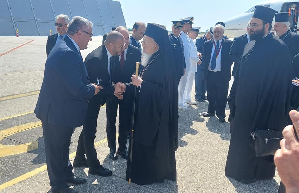 Η άφιξη του Οικουμενικού Πατριάρχη στο αεροδρόμιο της Χρυσούπολης