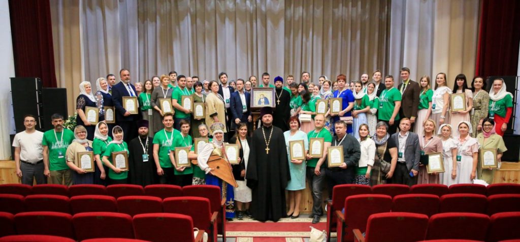 Глава Нижегородской митрополии вручил награды победителям конкурса «Волонтер преподобного Серафима Саровского 2020/2021»