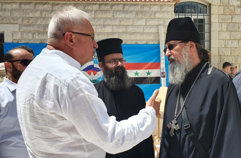 Российская делегация передала церковную утварь для восстанавливаемого в сирийском городе Забадани храма