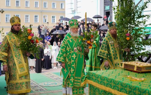 В праздник Святой Троицы Патриарх Кирилл возглавил торжества в Троице-Сергиевой лавре