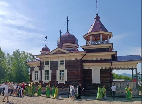 Под Иркутском в музее «Тальцы» освятили церковь 1915 года