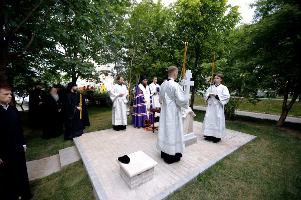 В Троице-Сергиевой лавре освящена новая монастырская костница