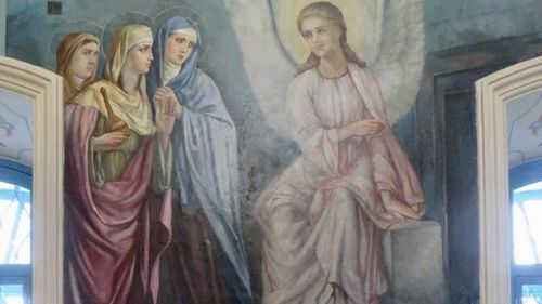 Две фрески восстановили в столетнем храме в Тюменской области