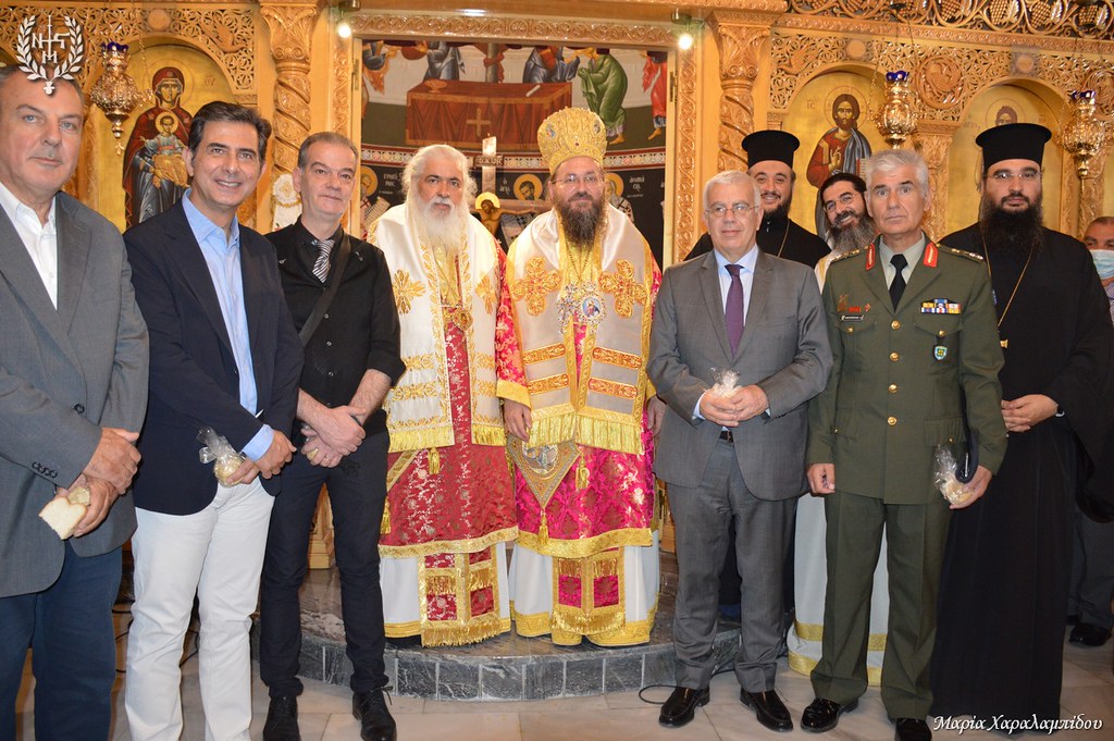 Δισαρχιερατική Θεία Λειτουργία στον Πανηγυρίζοντα Ι.Ν.Αγίων Πάντων Ξηροκρήνης