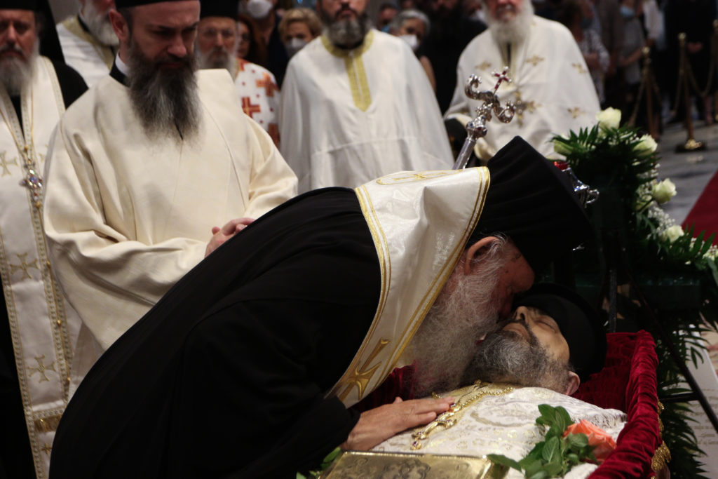 H εξόδιος ακολουθία του πρωτοπρεσβυτέρου π. Αδαμαντίου Αυγουστίδη