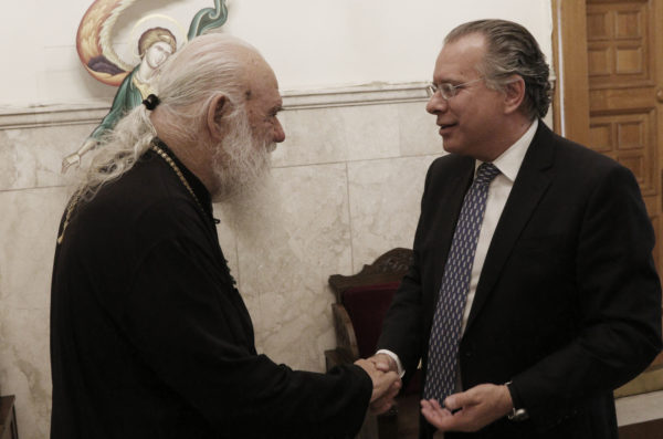 Archbishop Ieronymos receives former ministers on Thur.