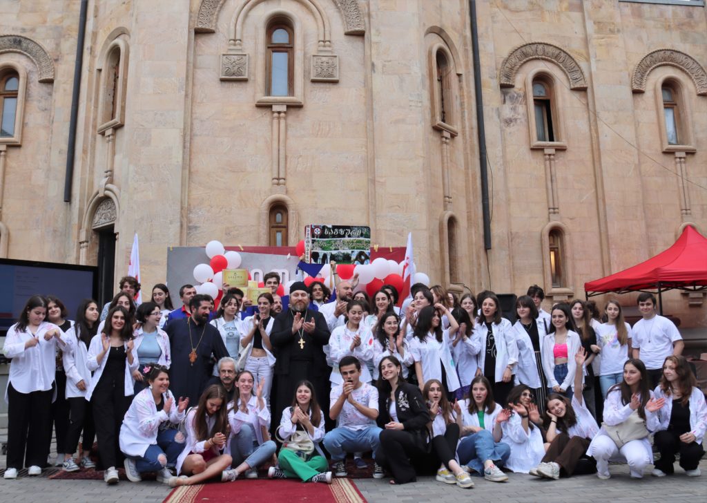 Βραβεύτηκαν μαθητές σε διαγωνισμό καλύτερου βιβλίου με θέμα την Καινή και Παλαιά Διαθήκη