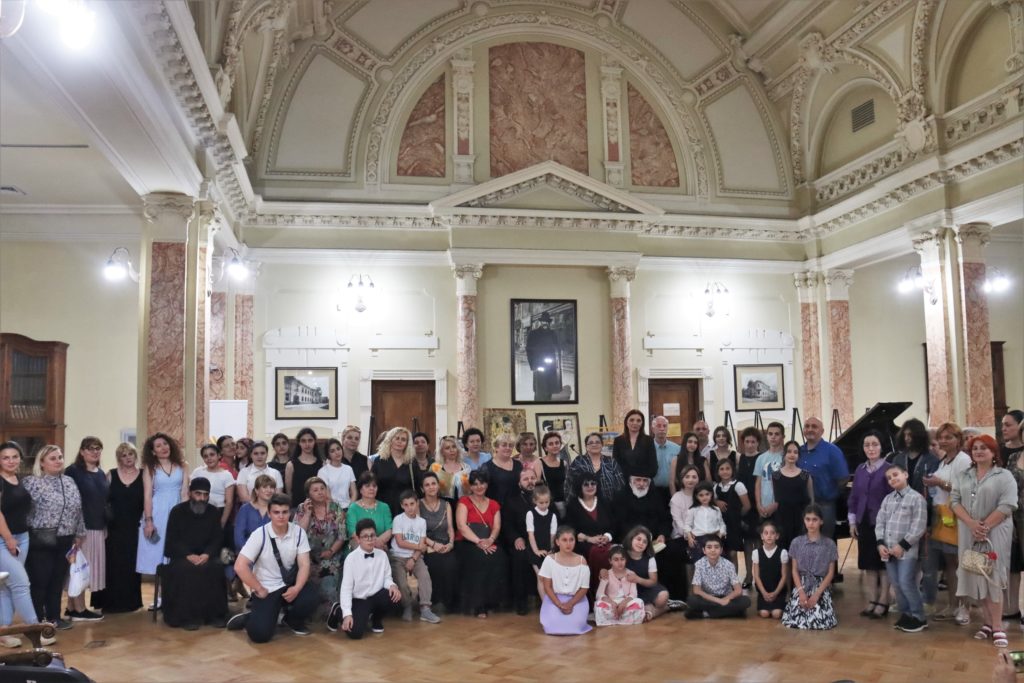 ეროვნულ ბიბლიოთეკაში საქართველოს საპატრიარქოს წმინდა თამარ მეფის სახელობის ხელოვნების სკოლა-პანსიონის მოსწავლეთა კონცერტი ჩატარდა