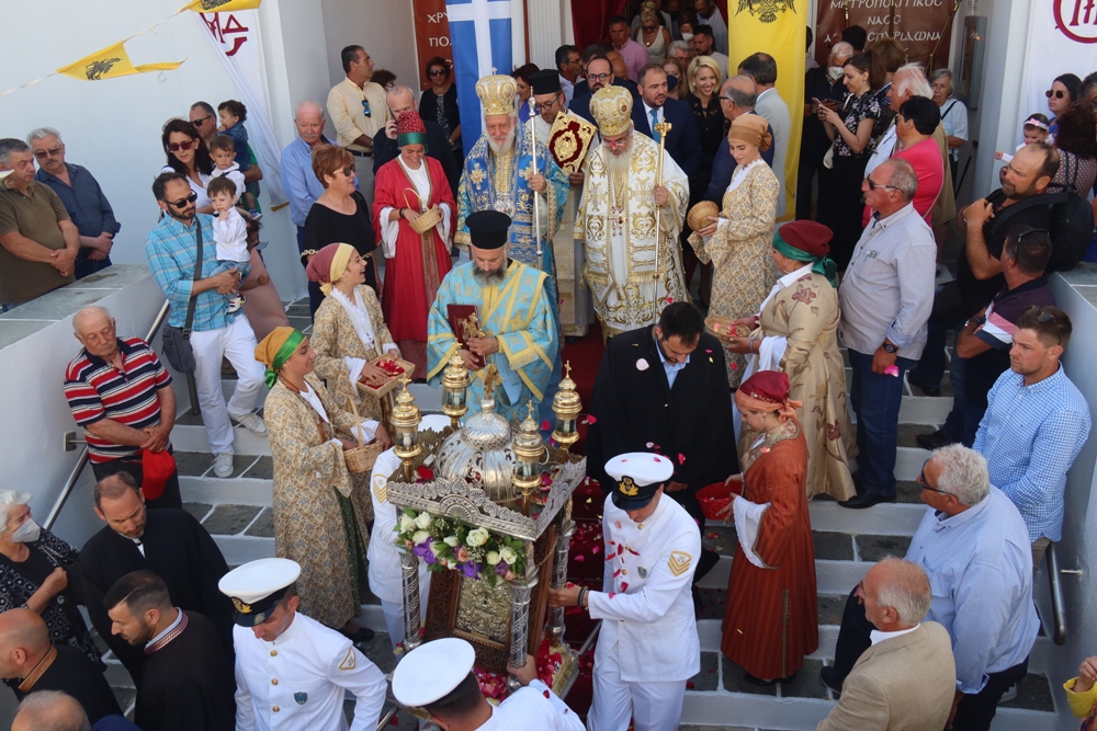 Πανδήμως η Σίφνος τίμησε σήμερα την Προστάτιδά της Παναγία Χρυσοπηγή