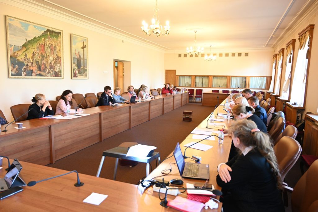 В ОВЦС прошёл круглый стол, по священный социальному служению религиозных общин