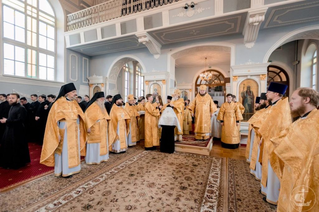 Управляющий Филиппинско-Вьетнамской епархией встретился с учащимися в СПбДА филиппинцами