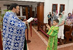 Священник Русской Церкви передал евхаристические сосуды в дар антиохийскому приходу в Бахрейне