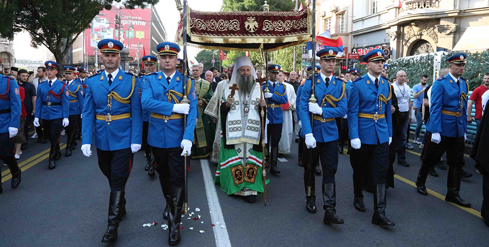 Молитвы о мире на Украине вместе с Патриархом Сербским вознесли тысячи жителей Белграда