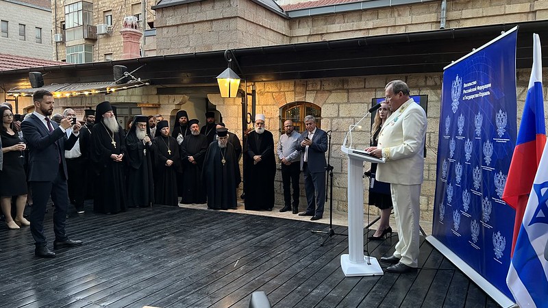 Блаженнейший Патриарх Иерусалимский Феофил III посетил прием в честь Дня России