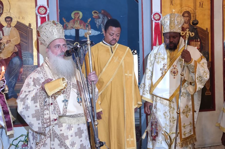 Μοναχική κουρά και χειροτονία διακόνου στην Κινσάσα