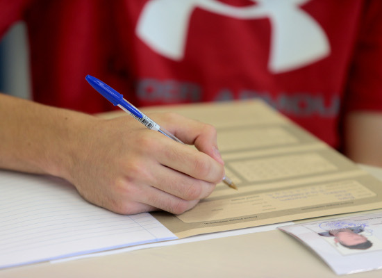 Τα θέματα των Πανελλαδικών Εξετάσεων στο γραμμικό σχέδιο