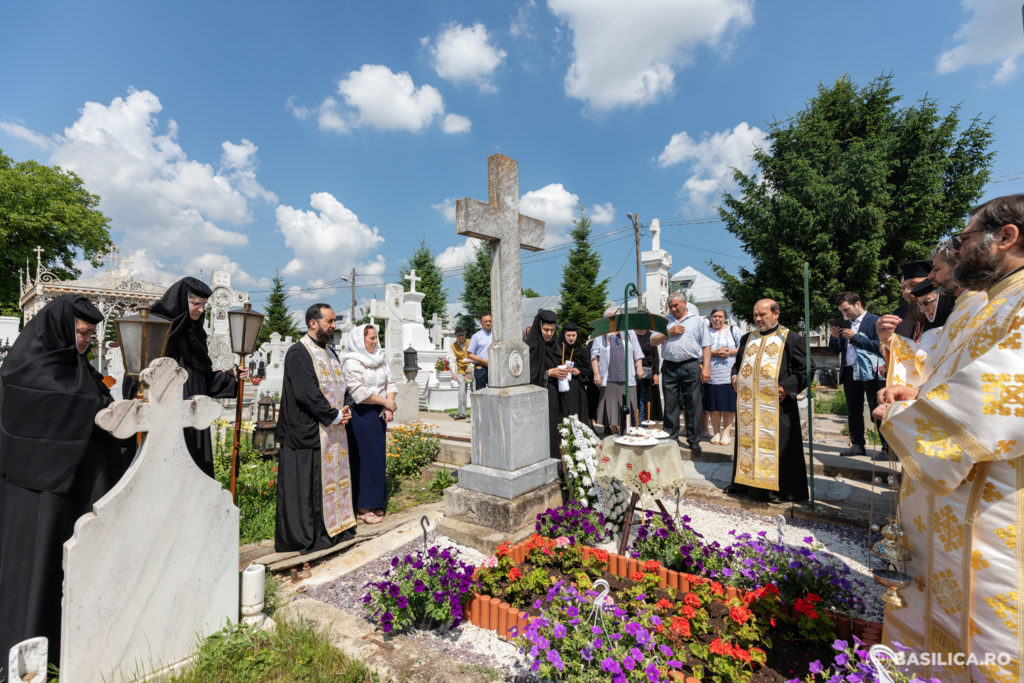 Cântăreții bisericești din Arhiepiscopia Bucureștilor au fost pomeniți la Mănăstirea Pasărea