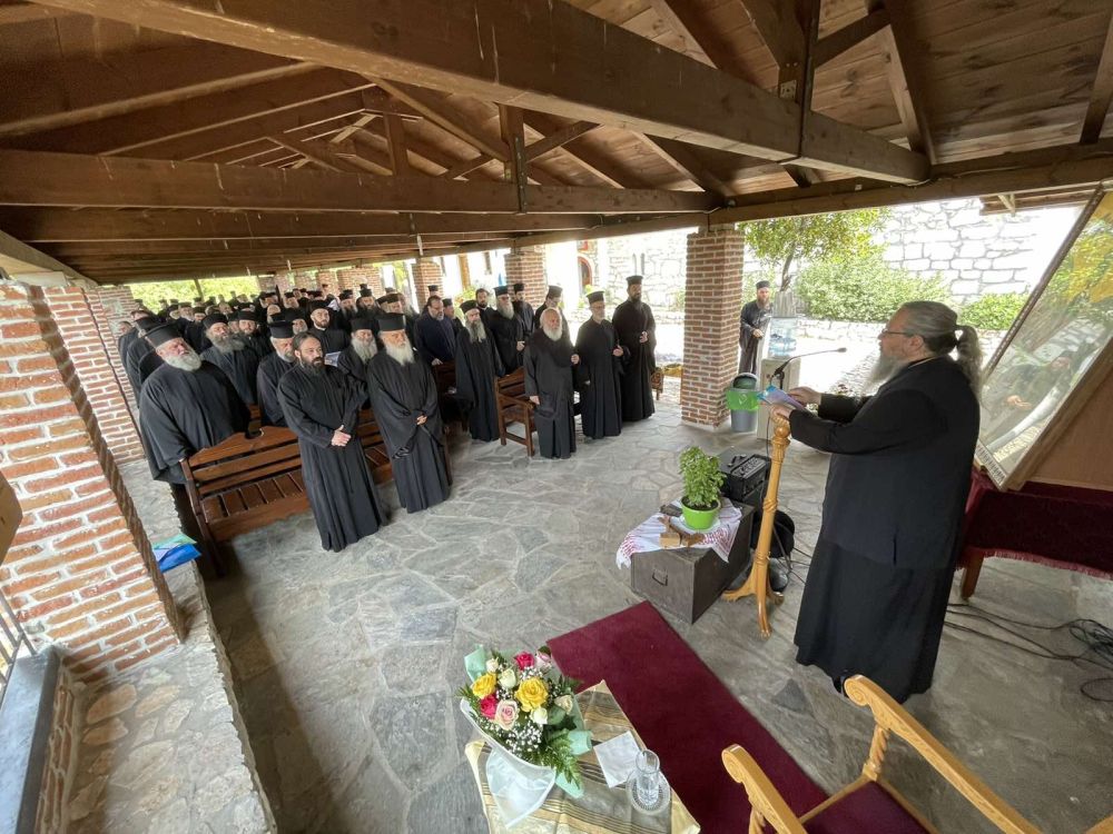 Ιερατική σύναξη στην Ιερά Μονή Προφήτη Ηλία Τυρνάβου