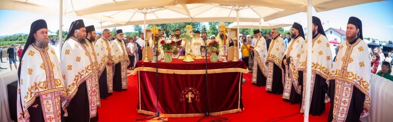 Αγιασμός και τοποθέτηση θεμελίου λίθου στην Ιερά Μονή Καράνοβατς