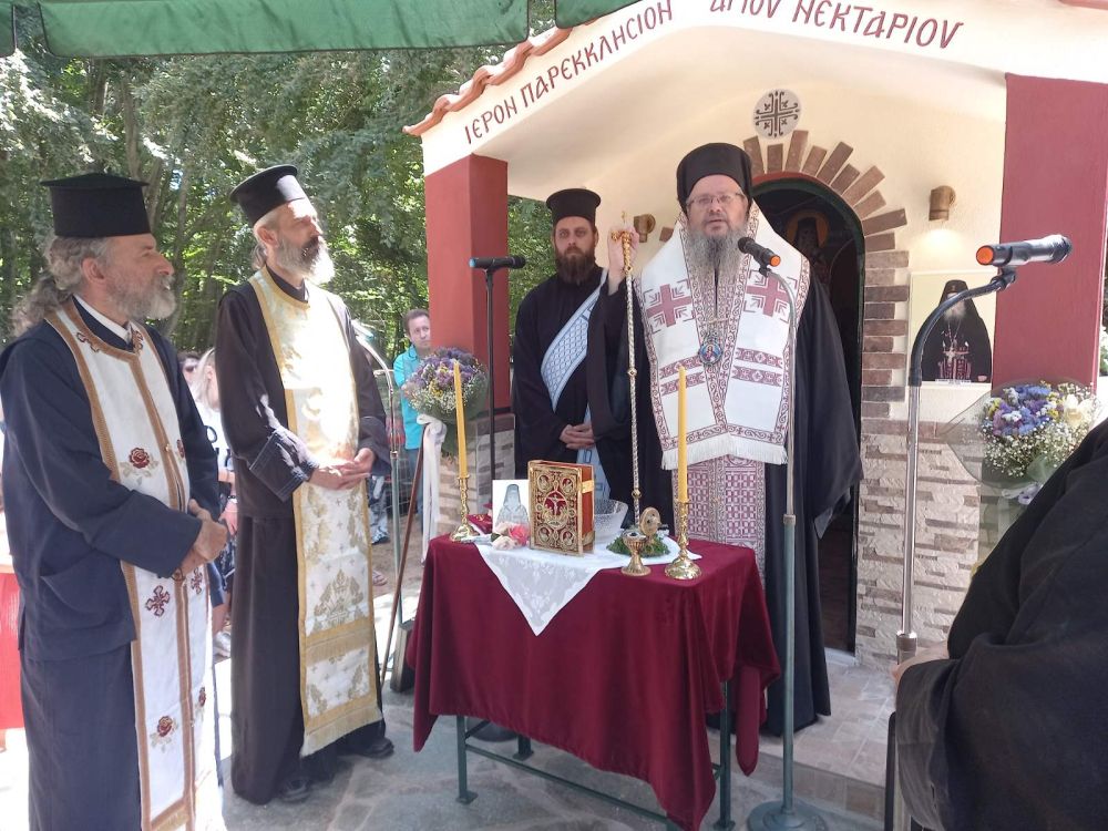 Θυρανοίξια ναΐσκου στα Αμπελάκια Λάρισας