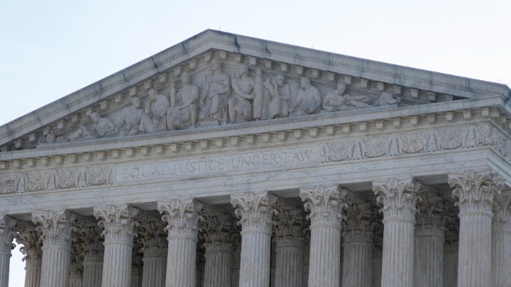 ΗΠΑ: Μνημειώδης ημέρα για την ιερότητα της ζωής – Τι αποφάσισε το Ανώτατο Δικαστήριο για τις αμβλώσεις