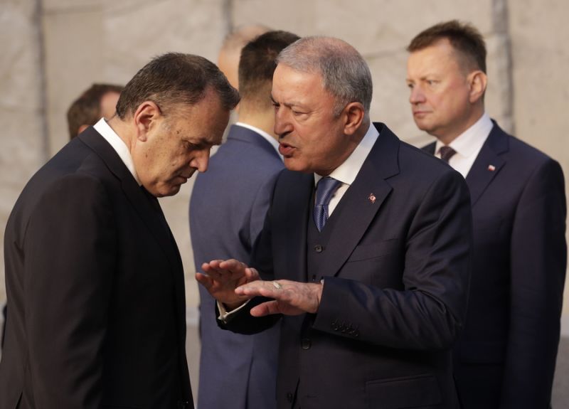 Συνάντηση Παναγιωτόπουλου – Ακάρ με φόντο την κλιμάκωση της έντασης