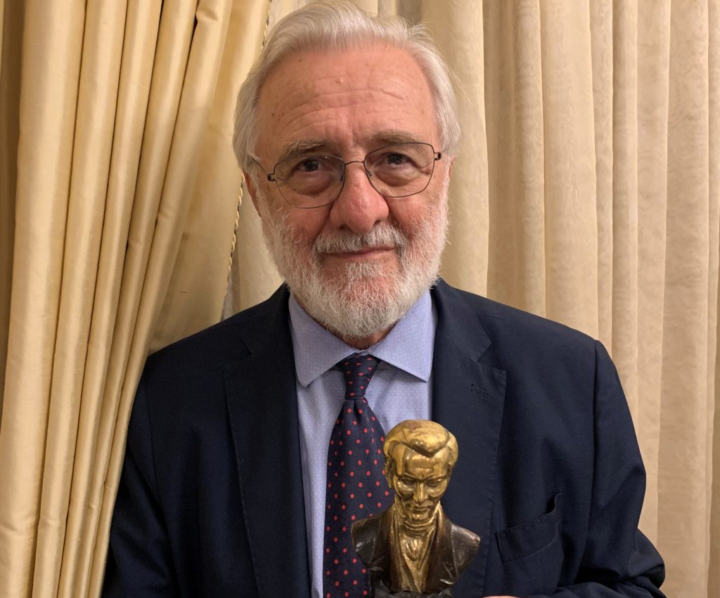 Στον Γιάννη Σμαραγδή το βραβείο της Ακαδημίας Ελληνικών βραβείων Τέχνης