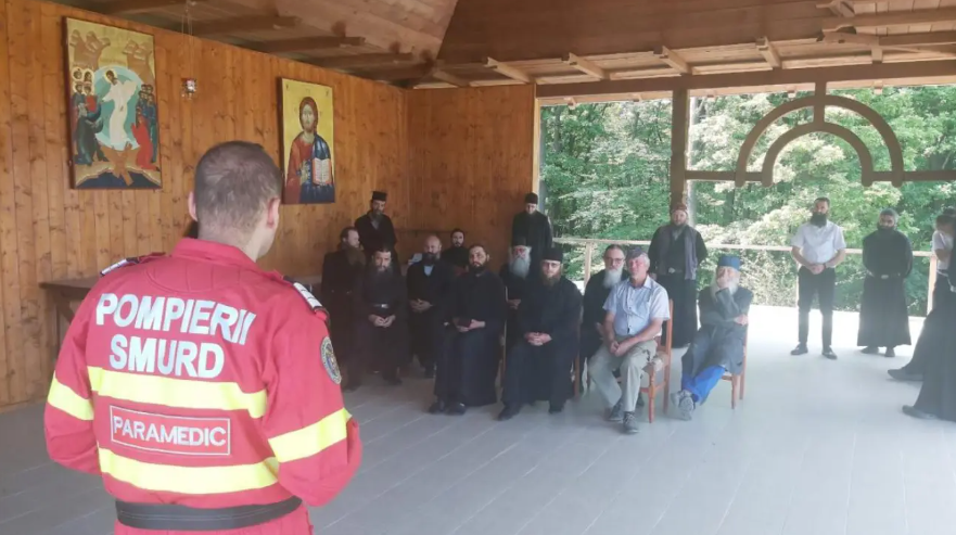 Monahii de la Mănăstirea Sangeap Basaraba au fost pregătiţi pentru a acţiona în situaţiile de urgenţă