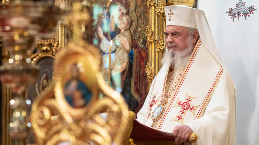 Patriarhul Daniel, de Înălțarea Domnului: Când îi cinstim pe eroii neamului, cinstim demnitatea poporului român jertfelnic şi luptător