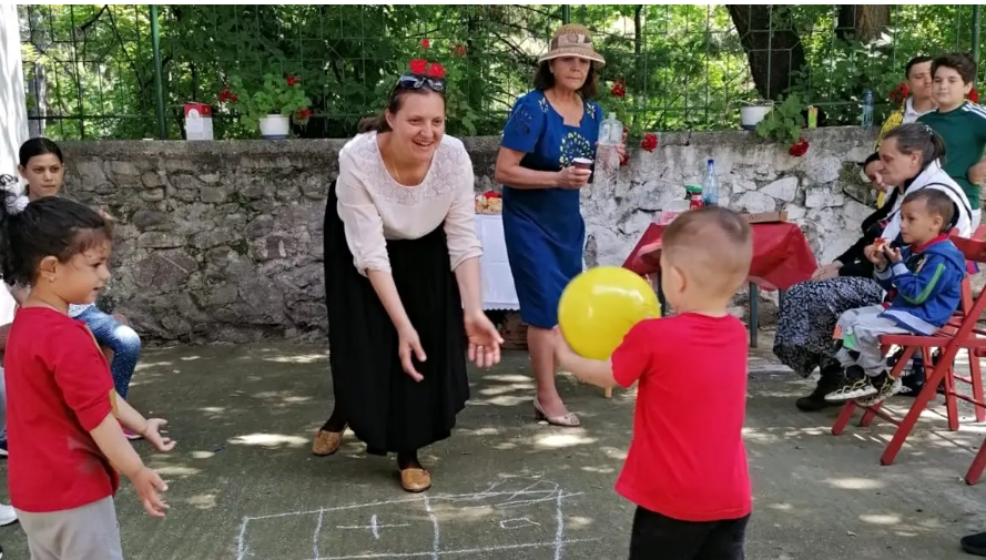 Ziua Copilului la centrul de sprijin în criza de sarcină al Arhiepiscopiei Râmnicului