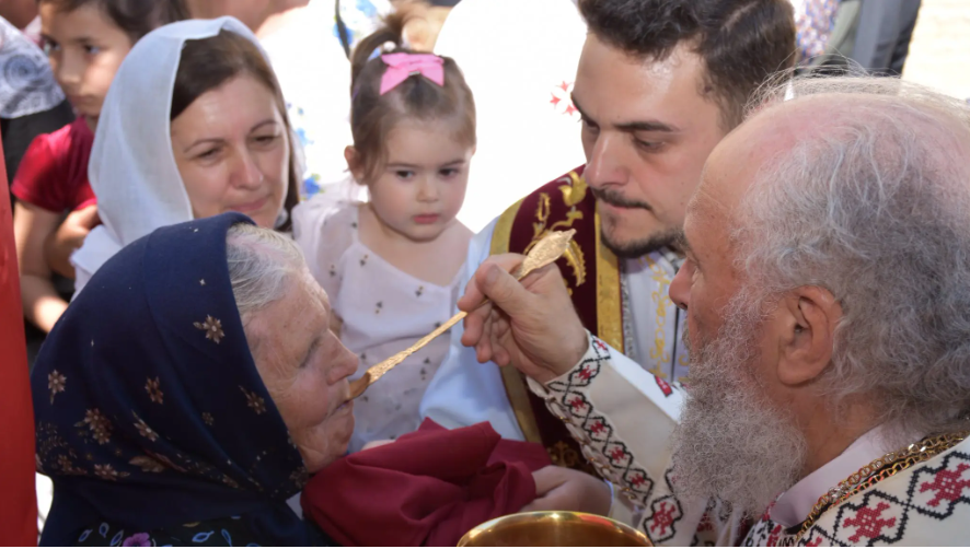 Arhiepiscopul Casian către pelerini, la Niculițel: Sunteți flori pe pământul reavăn al muceniciei