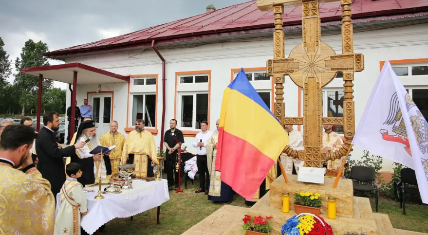 Botoșani: Mitropolitul Teofan a sfințit troița ridicată la penitenciar, în memoria mărturisitorilor din închisorile comuniste