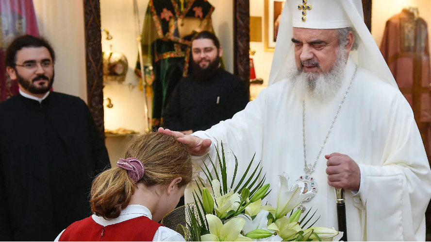 Patriarhul Daniel le transmite elevilor binecuvântare şi încurajare pentru examene