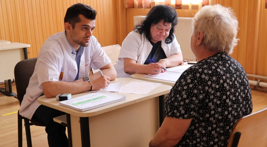 Sănătate pentru sate: 70 de persoane din localitatea ilfoveană Dârvari au primit consultații medicale gratuite