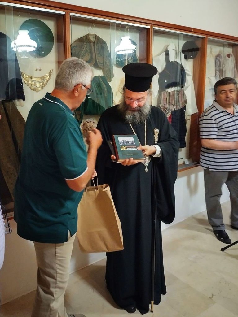 Τον Σύλλογο Μικρασιατών Ρεθύμνης επισκέφθηκε ο Μητροπολίτης Πρόδρομος