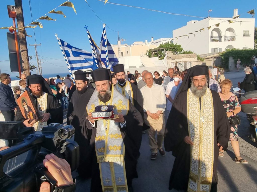 Holy Relic of St. Arsenios of Cappadocia conveyed to Cathedral of the Ascension on Santorini