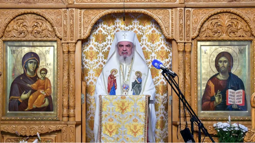 Patriarhul Daniel: Să le cerem sfinţilor să ne dăruiască credinţă puternică şi viaţă sfântă