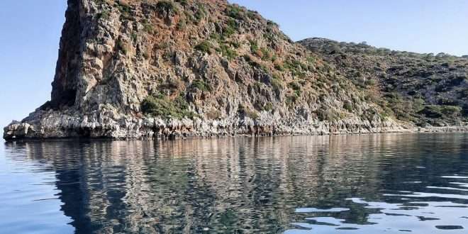 Εορτάζει το εκκλησάκι στη νησίδα Θωδορού