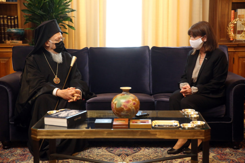 Η Πρόεδρος της Δημοκρατίας ευχήθηκε στον Οικουμενικό Πατριάρχη