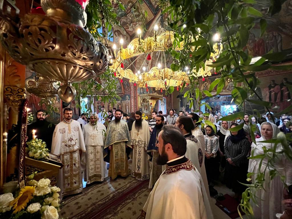 Starețul Schitului Darvari despre harul unic al Prodromiței: Trezește în noi dorința de schimbare. Lăsați-vă priviți!