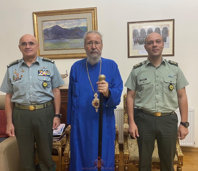 Επίσκεψη του Αρχηγού της Εθνικής Φρουράς στον Αρχιεπίσκοπο Κύπρου