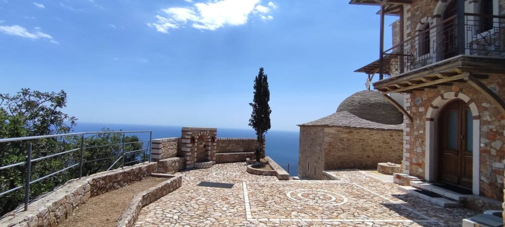 Μνημόσυνο για τον μακαριστό Μητροπολίτη Κινσάσας στη Μικρά Αγία Άννα